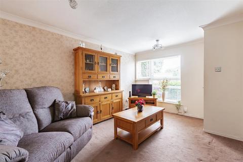 120 Penenden, New Ash Green, Longfield, DA3 8LT