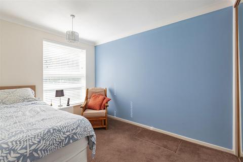 120 Penenden, New Ash Green, Longfield, DA3 8LT