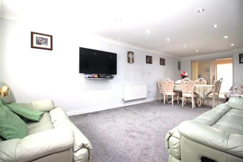 3 bedroom detached house for sale, Chadderton Close, Leicester LE2