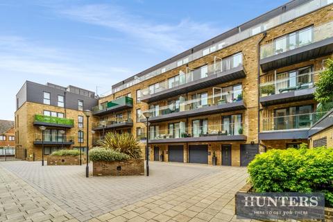 2 bedroom flat for sale, Lion Wharf Road, Isleworth, TW7