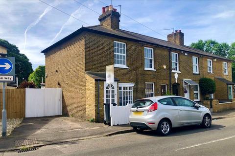 2 bedroom cottage for sale, St Dunstans Road, Felltham, Middlesex, TW13