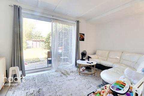 103 Cherry Tree Lane, Rainham, RM13 8TT