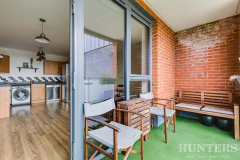 1 bedroom flat for sale, Isobel Place, London, N15
