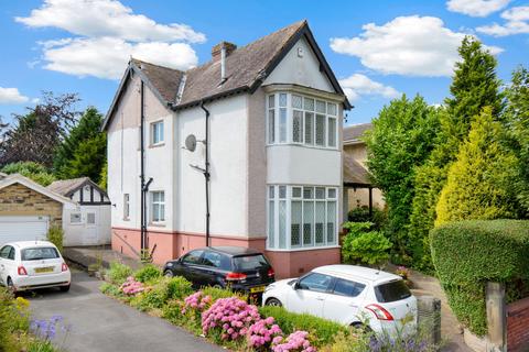 4 bedroom detached house for sale, Thornhill Avenue, Lindley, Huddersfield