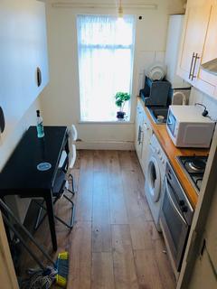 2 bedroom flat to rent, BEAUTIFUL 2 BED FLAT | FIRST FLOOR | AVAIL NOW, London E11