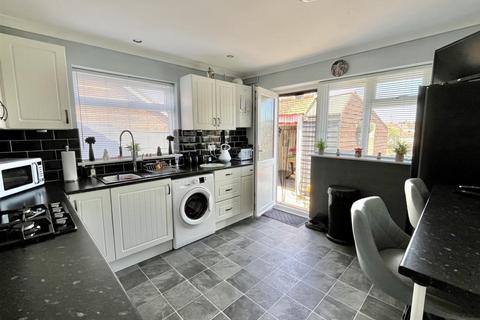 2 bedroom bungalow for sale, Valley Close, Newhaven