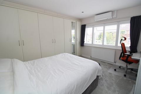 52 Heath Rise, Bromley, BR2 7PD
