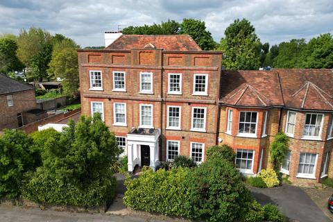 Belsize Grange, 77 Bridge Road, Chertsey, Surrey, KT16