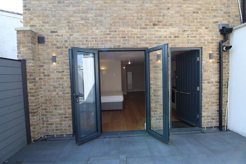 Studio to rent, Portland Rd, South Norwood, SE25