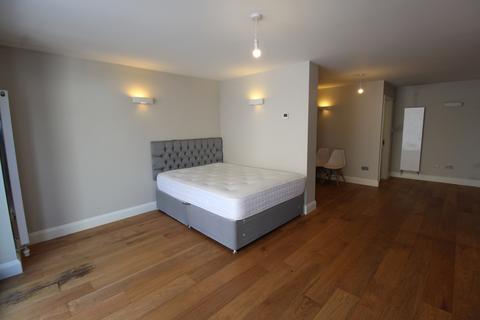 Studio to rent, Portland Rd, South Norwood, SE25