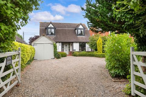 3 bedroom detached house for sale, Pippin Cottage, Broad Lane, Bishampton, Pershore, Worcestershire.  WR10 2LY