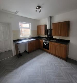 4 bedroom terraced house to rent, Derwentwater Terrace, South Shields