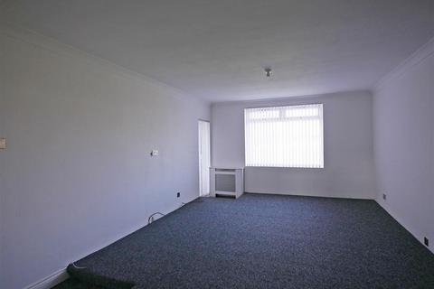 2 bedroom flat to rent, Glenraith Walk, Craigend, Glasgow