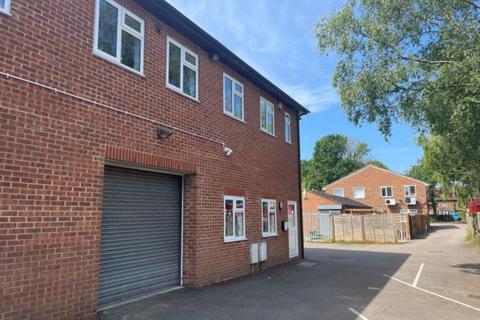 Industrial unit to rent, Woodbridge House, Chapel Road, Smallfield