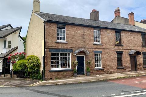 3 bedroom end of terrace house for sale, Church Square, Blakeney GL15