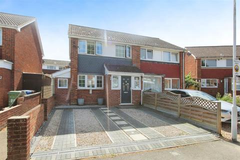 3 bedroom house for sale, Coombe Drive, Sittingbourne