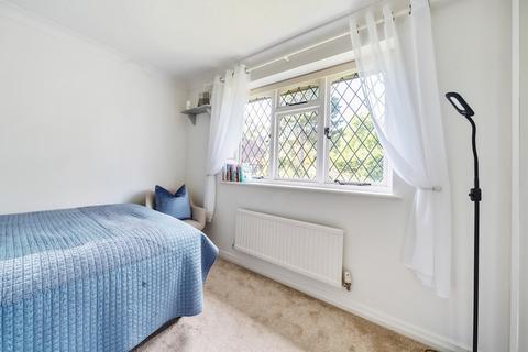 6 Oates Close, Bromley, BR2 0WA