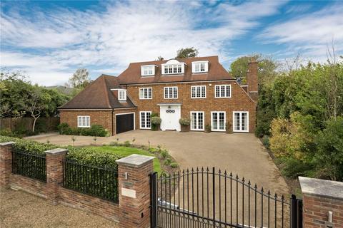 5 bedroom detached house to rent, Sandown Road, Esher, Surrey, KT10