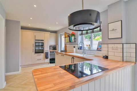 4 bedroom detached house for sale, Yeoman Way, Hadleigh, Ipswich