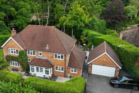 5 bedroom detached house for sale, Manor Road, Penn, HP10