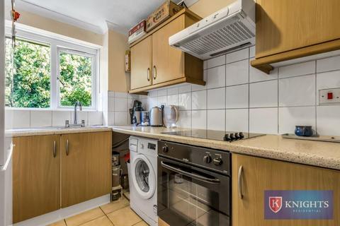 1 bedroom flat for sale, Wigston Close, London, N18