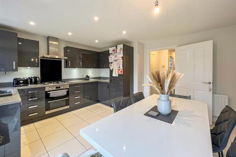 3 bedroom semi-detached house for sale, Peabody Way, Warwick