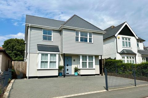 22 Vantorts Road, Sawbridgeworth, CM21 9NB