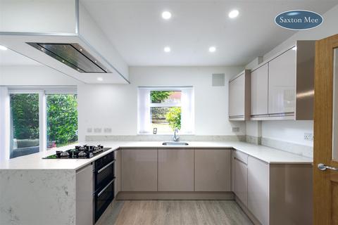 42 Frostings Close, Grenoside, Sheffield, S35 8NT