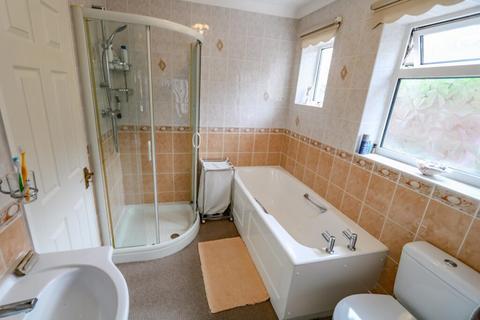 17 Beech Grove, Hayling Island, PO11 9DP