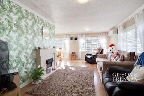 2 bedroom park home for sale, Elm Way, Wickford, SS11