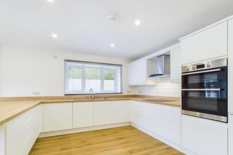 3 bedroom semi-detached house to rent, Wokingham,  Berkshire,  RG40