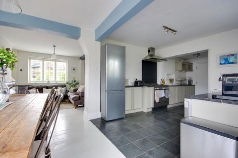 Peartree Cottage Bowling Green, Pennington, Lymington, SO41 8LQ
