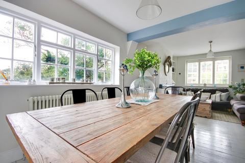 Peartree Cottage Bowling Green, Pennington, Lymington, SO41 8LQ
