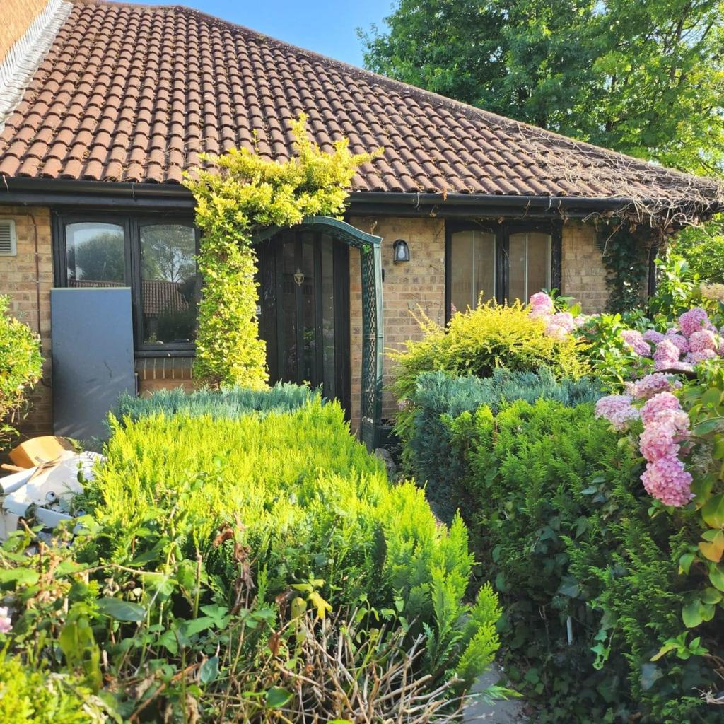 vicarage-way-coln-brook-2-bed-bungalow-1-750-pcm-404-pw