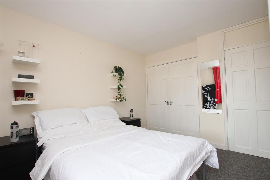 Bedroom.JPG
