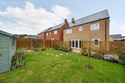 4 bedroom detached house to rent, Banbury,  Oxfordshire,  OX16