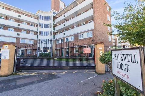 2 bedroom flat for sale, London Road, Westcliff-On-Sea SS0