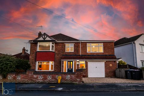 4 bedroom detached house for sale, Beverley Grove, North Hykeham