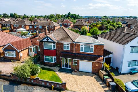 4 bedroom detached house for sale, Beverley Grove, North Hykeham