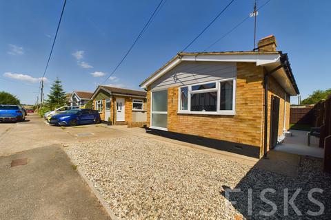 2 bedroom bungalow for sale, Tewkes Road, Canvey Island, SS8