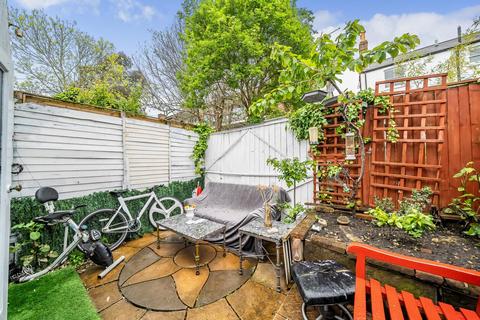 4 bedroom terraced house for sale, Brenda Road, Tooting Bec