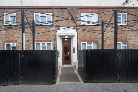 2 bedroom flat for sale, Baltic Close, Colliers Wood, London, SW19