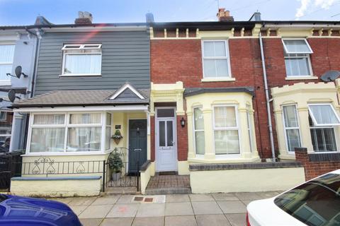 3 bedroom terraced house to rent, Vernon Road, Hampshire PO3