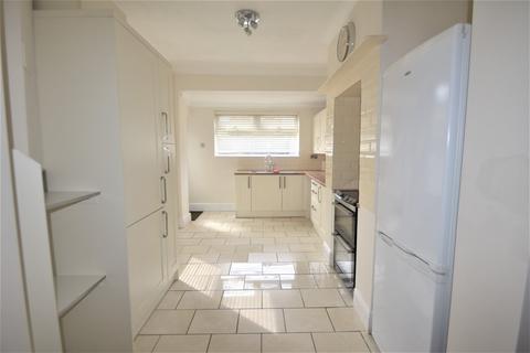 3 bedroom terraced house to rent, Vernon Road, Hampshire PO3