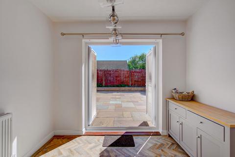 15 Field Park, Connahs Quay, Deeside, CH5 4QT
