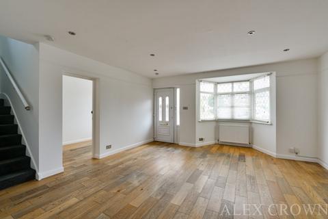 5 bedroom semi-detached house to rent, Second Avenue, Enfield