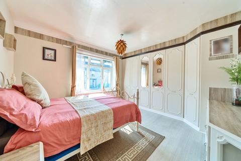 3 bedroom terraced house for sale, Mayeswood Road, London