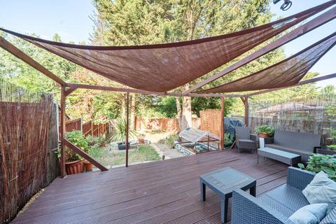 34 Mayeswood Road, London, SE12 9RP