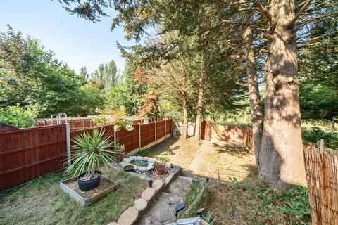 34 Mayeswood Road, London, SE12 9RP