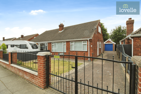 3 bedroom semi-detached bungalow for sale, Lavenham Road, Grimsby DN33